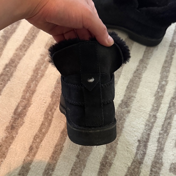 UGG Women's Zariyah Black Ankle Boots - Picture 4 of 7